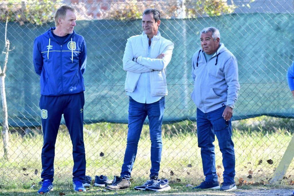 #AHORA Federico Lussenhoff, secretario técnico de #Central 🔵🟡
"Este día de festejo en recuerdo de la CONMEBOL es diferente, no tenemos a nuestro capitán, Omar Palma. Recuerdo que todas las mañanas escribía en el grupo de WhatsApp para desearnos un buen día"