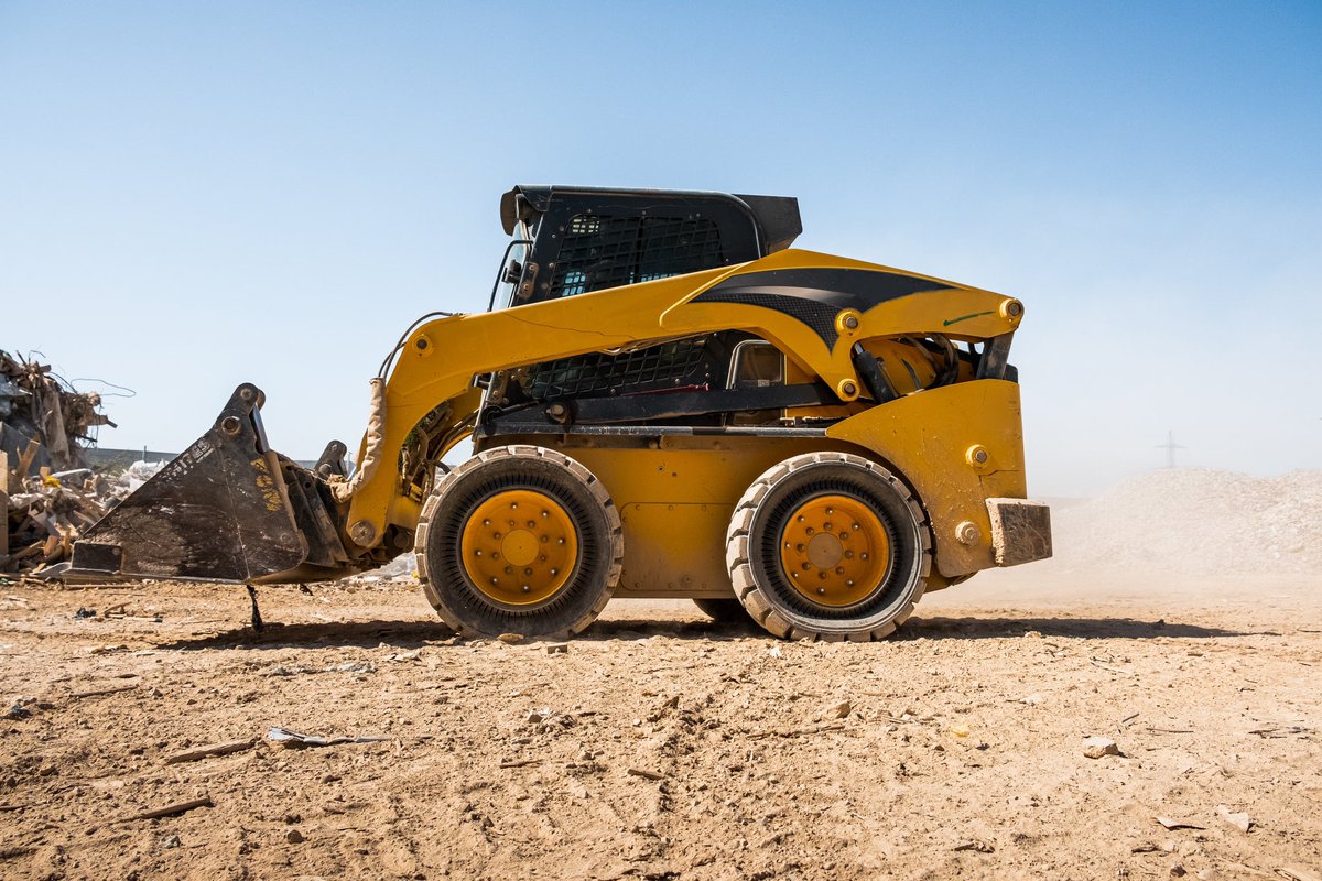 🚜 Choosing the Right Tire for Your Skid Steer Loader 🛞

🌟 Why choose Galileo’s SkidCup tires?
✅ Airless design—no punctures, no downtime.
✅ Superior traction and shock absorption.
✅ Perfect for heavy loads and tough terrains.

#construction #tires #airlesstires
