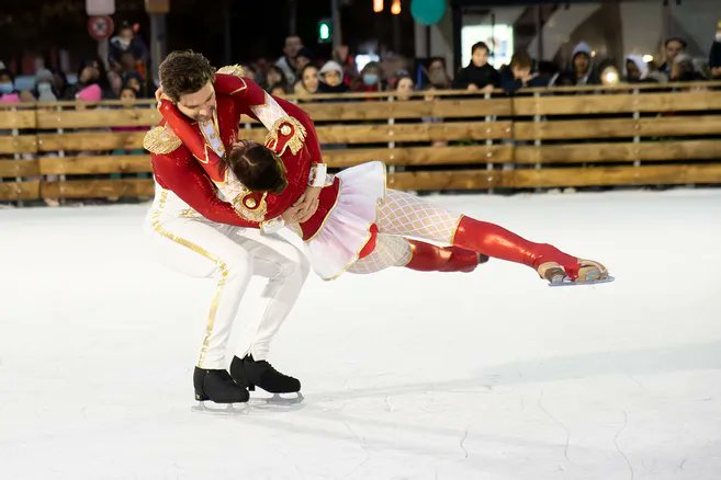 larep_fr's tweet image. Trois jours de festivités et de belles animations à #Gien avant #Noël #Loiret
➡️larep.fr/gien-45500/loi…