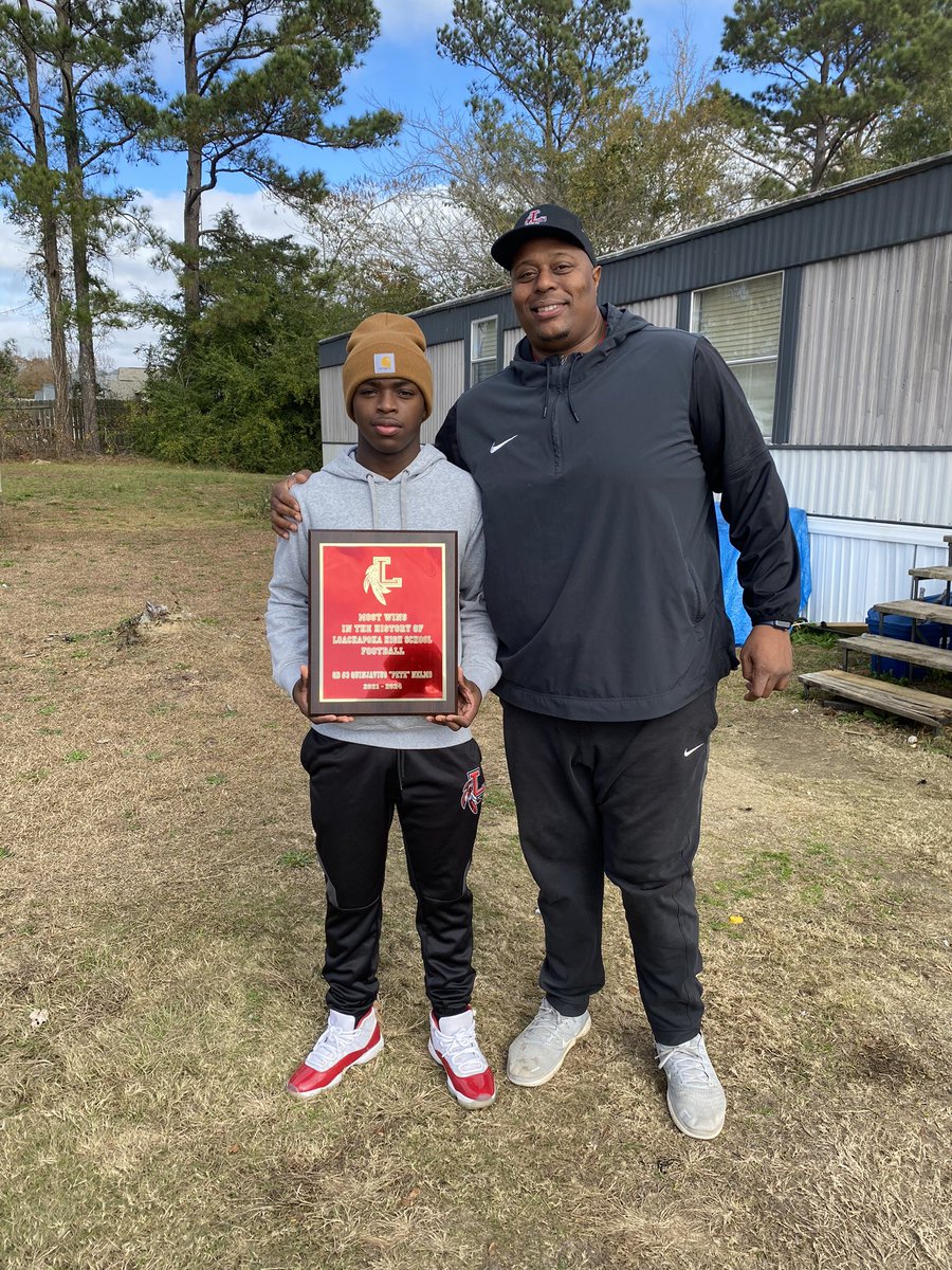 History Made 🙏🏾🙏🏾 Thanks <a href="/coachbhall76/">Branden Hall</a> <a href="/PokaUFootball/">Loachapoka Football</a> <a href="/LoachapokaAD/">Poka Principal/AD CMAA</a> <a href="/coachnewton7/">Frederick Newton</a> <a href="/Fatmack198042/">Quinci</a>