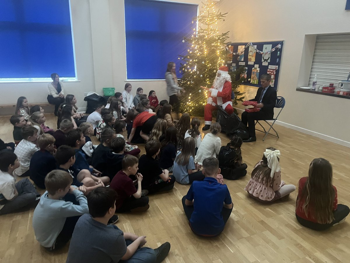 A fab afternoon at the KS2 Christmas party with a special thanks to Santa for visiting. Both classes enjoyed lots of games, party food and even brussels sprout eating 🤣 <a href="/Sturtonhead/">Mark Elliott</a> <a href="/MrsG_Gibson/">Mrs Gibson</a>