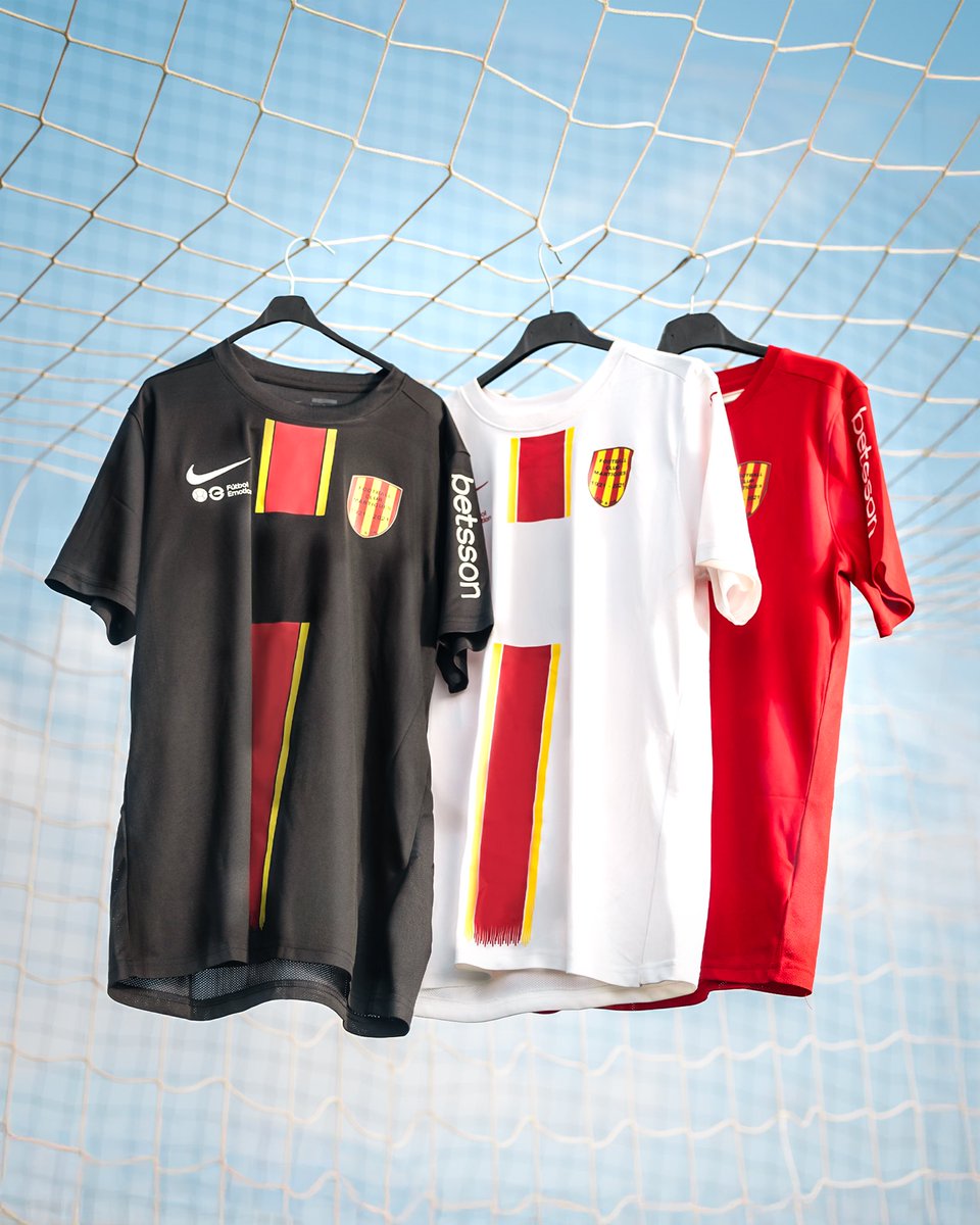 𝐂𝐚𝐝𝐞𝐚𝐮 𝐍•2️⃣ ! 

Chaque jour jusqu’au 25 décembre, tentez votre chance sur nos réseaux pour remporter un cadeau ! 🎁

Aujourd’hui : un maillot officiel de votre choix : domicile, extérieur ou third !

Pour participer :
Like &amp; RT🔄

⏳ Tirage demain à 18h !

Bonne chance à