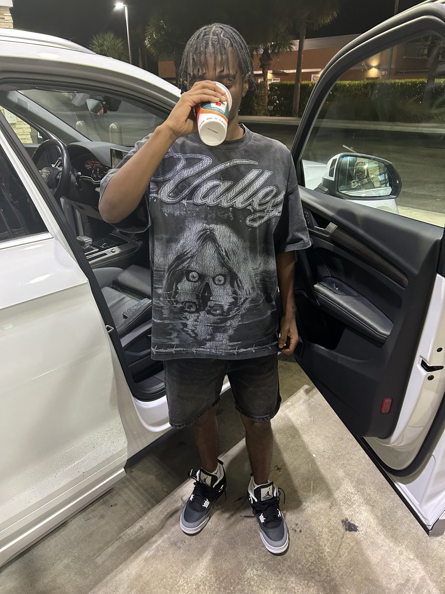ajg0tfanzzzz's tweet photo. Wake Up And Hope Tha This Cup Will Arrange My Morning ๐#FreeKentrell https://t.co/LLIjWFxddc