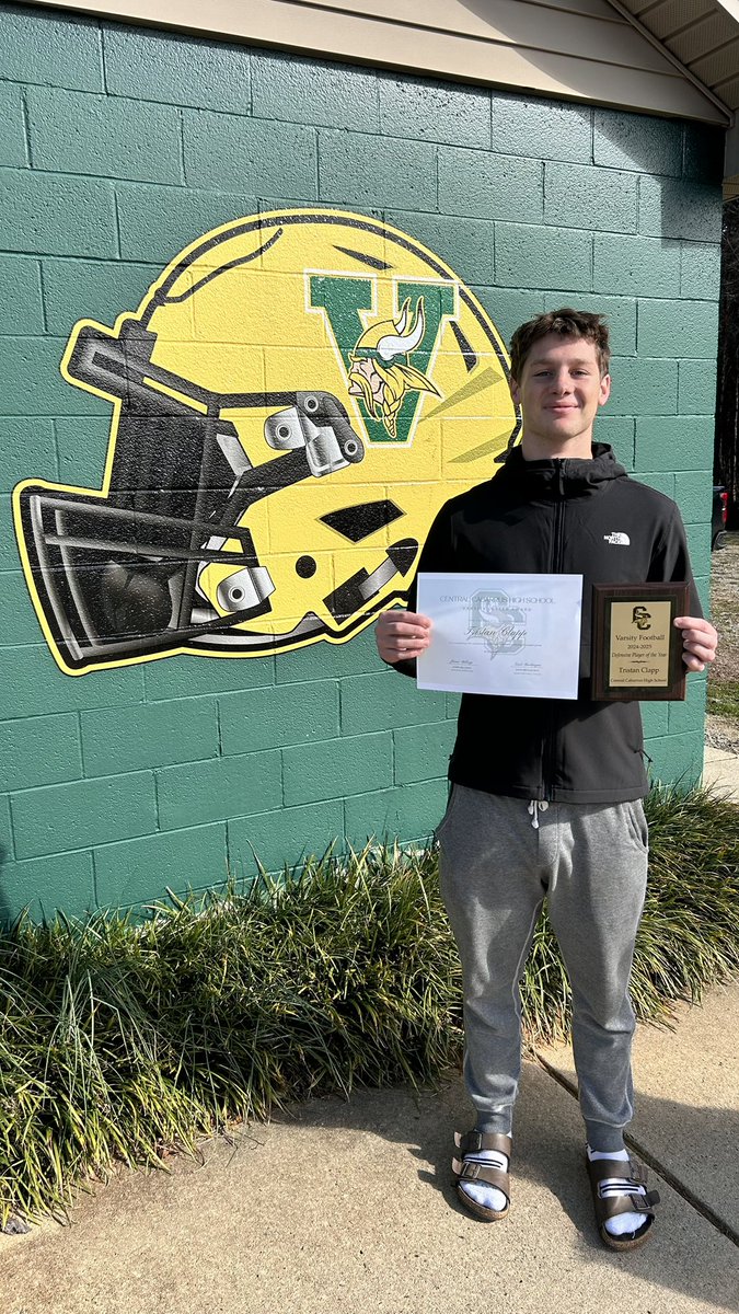 Thankful to receive Defensive Player of the Year!! @CCvikingFB <a href="/CoachZachBev/">zach bevilacqua</a>