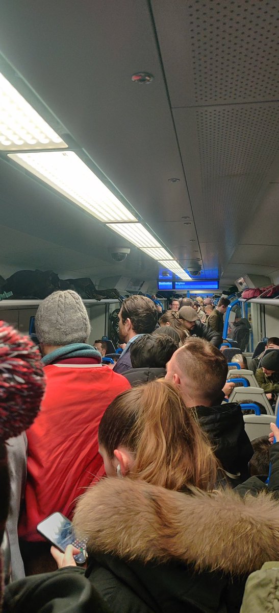 hubbell_walker's tweet photo. @TLRailUK https://t.co/2fxLA7fbTj