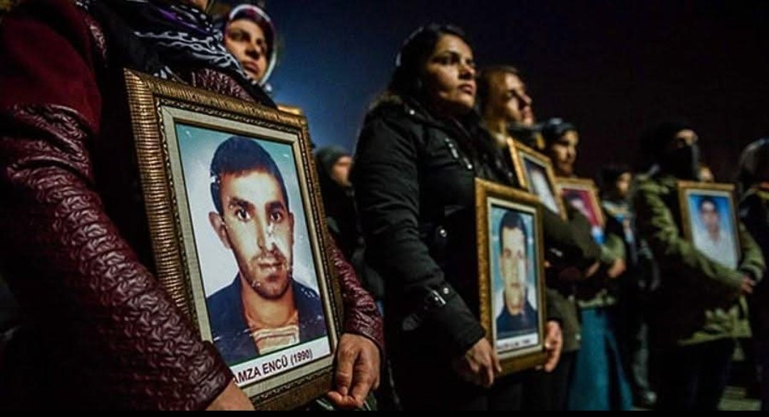 direnmawa's tweet image. Roboski katliamini unutma, unutturma, Roboskiyi unutursak kalbimiz kurusun 

#RoboskiyiUnutma