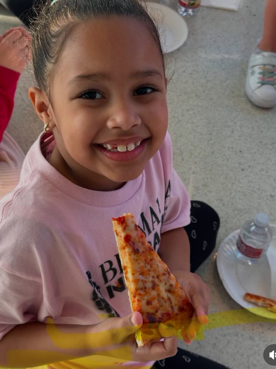 Jen Holsinger-Raybourn tweet media