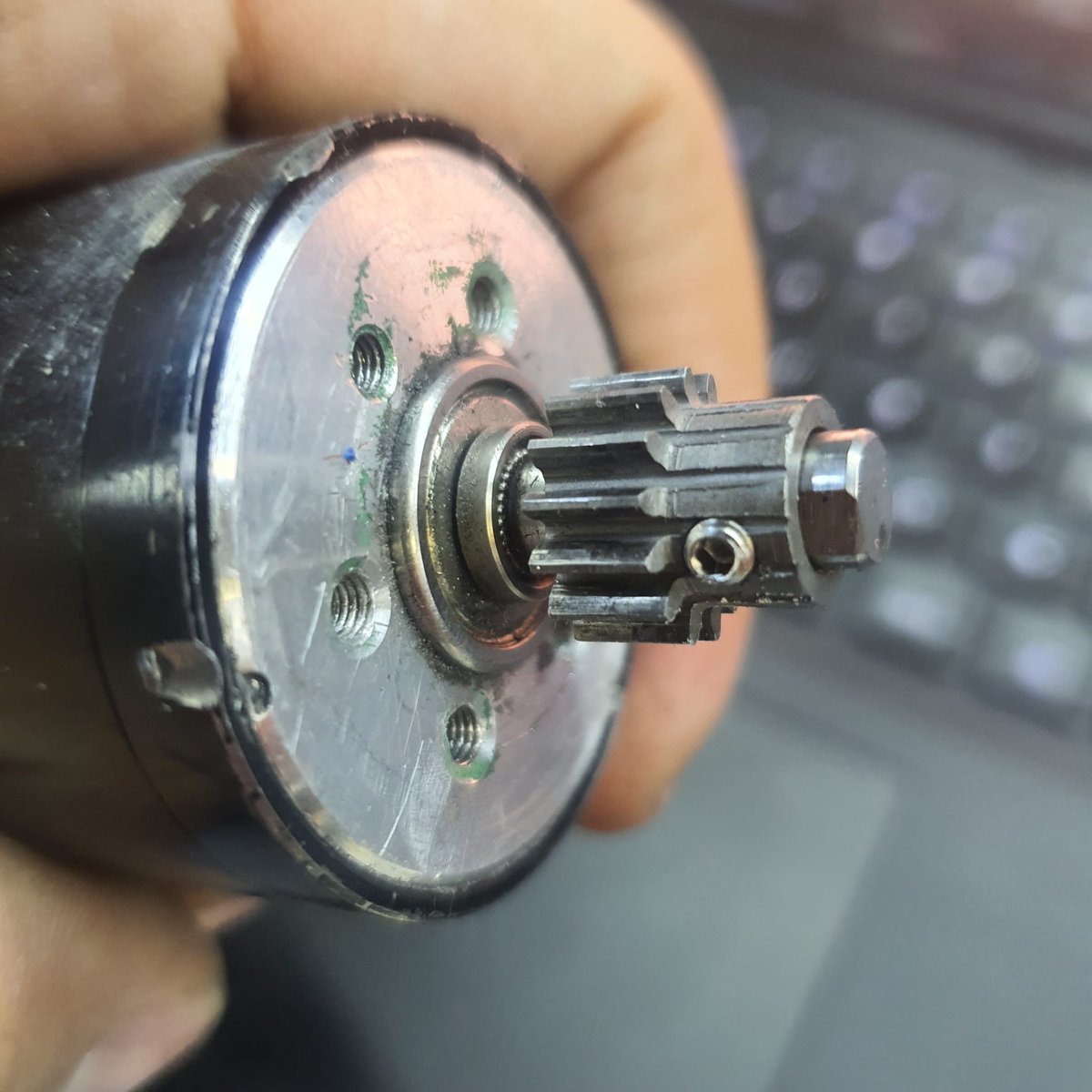FiratDede's tweet photo. Coming out of war... #maxonmotor #jsumo #sumorobot https://t.co/Osf7hUxYGf