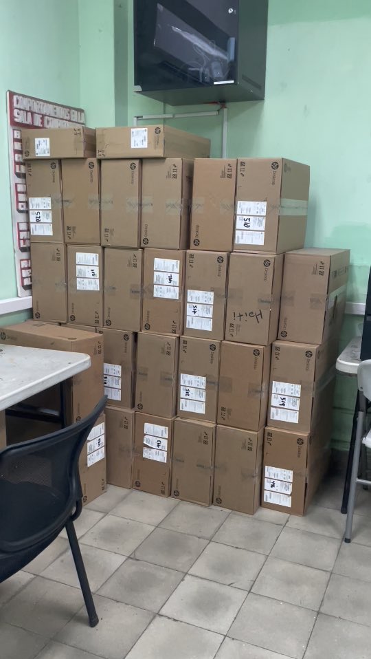 Computadoras NUEVAS en CAJAS solo hace falta instalarlas y conectarlas a un BUEN internet