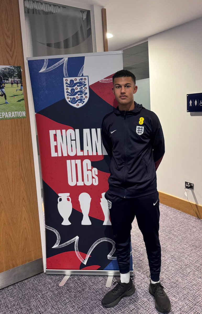 A huge congratulations to our former BwD player Harvey Higgins who represented England U16’s in their win over the Netherlands.⚽️👏