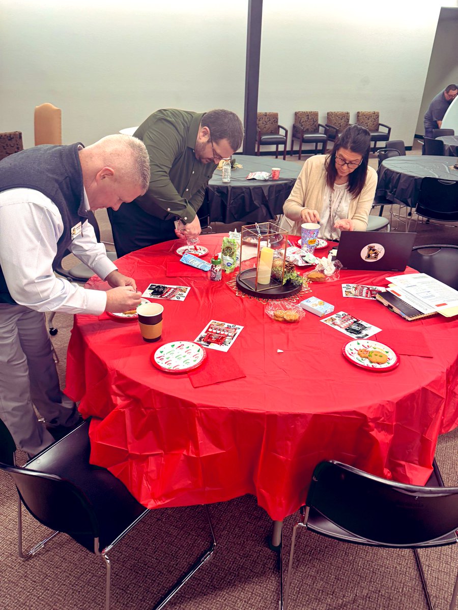 Dr. Holly 🆂🅲🅷🆁🅰🅶🅴 tweet media