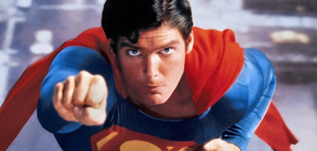 ThePhantomastic's tweet photo. El hombre de acero se llama Superman, y ahí va una pequeña ristra dedicada al personaje. 

¡A volar! 🧵🧵 https://t.co/FiSCkXbqa5