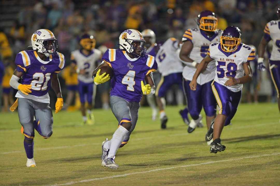 “Daquan Norwood | Sweet Water High School 🏈
Focused, determined, and ready to leave it all on the field. Watch my journey as I chase greatness one play at a time. 💪🐾 #SweetWaterFootball #BuiltDifferent”