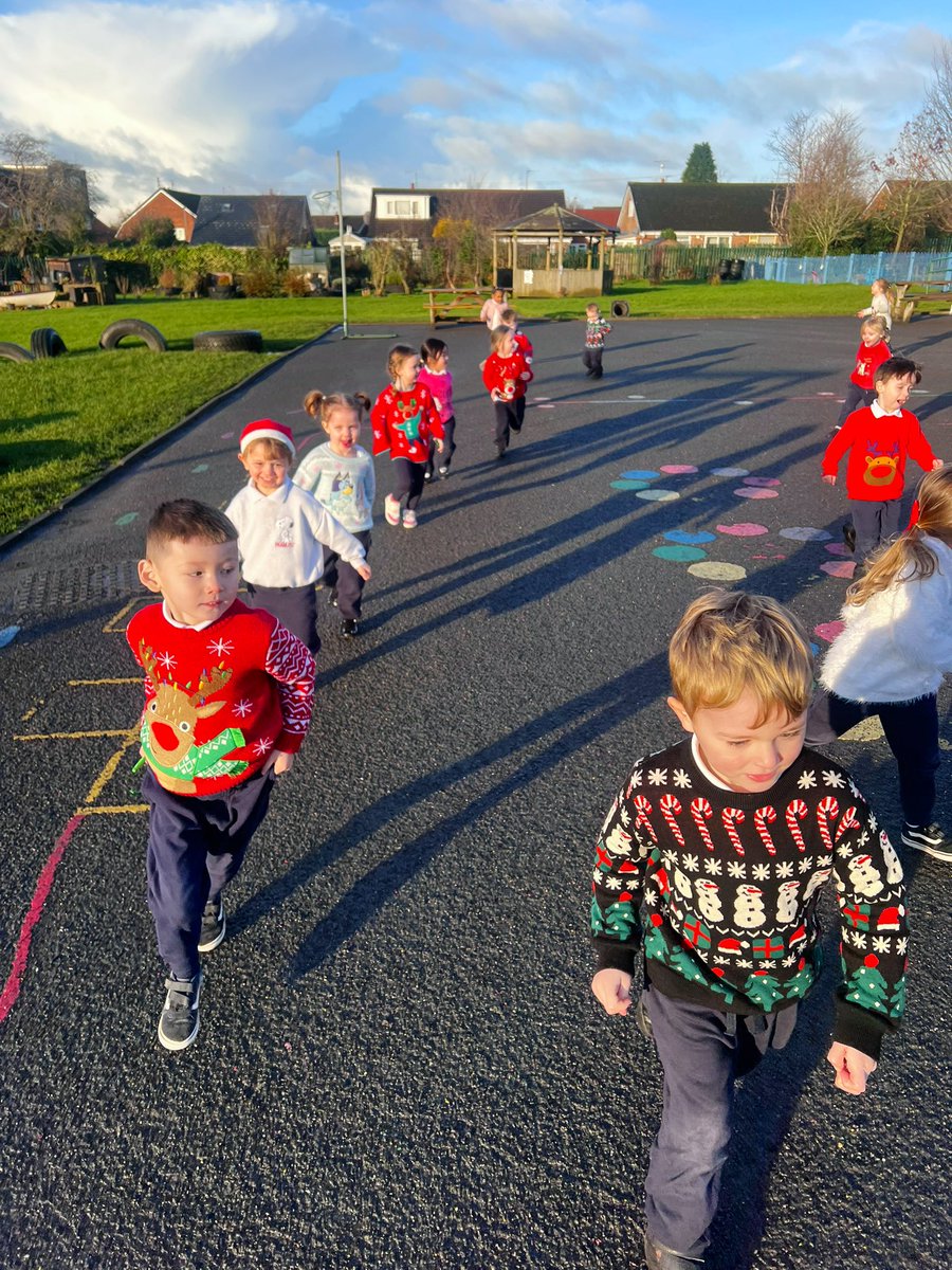 Holy Family Cronton Nursery and Reception tweet media