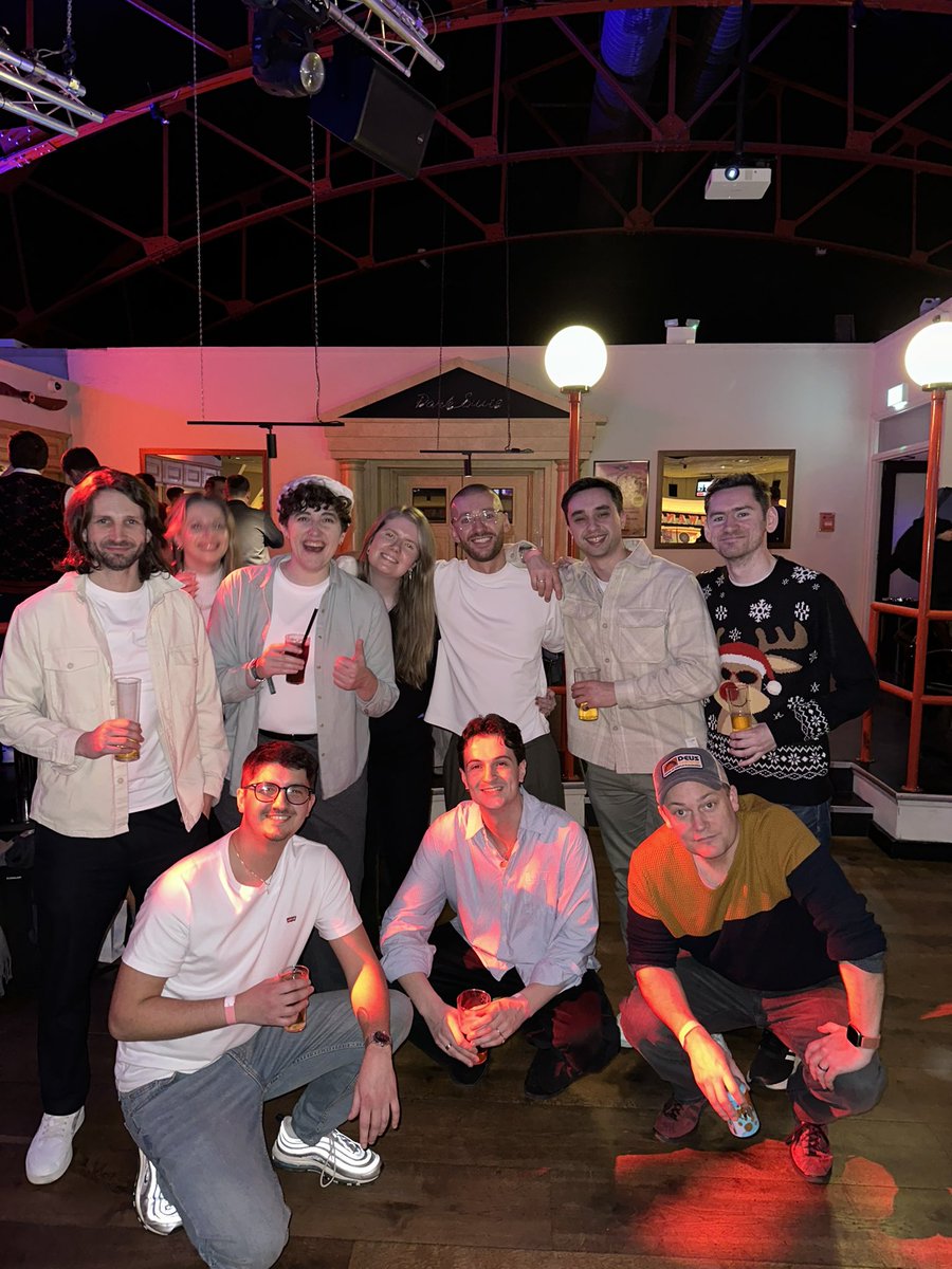 MrAidanSmall's tweet photo. Merry Christmas from the Arsenal editorial team 🧑‍🎄 https://t.co/viBKD9Z8ub