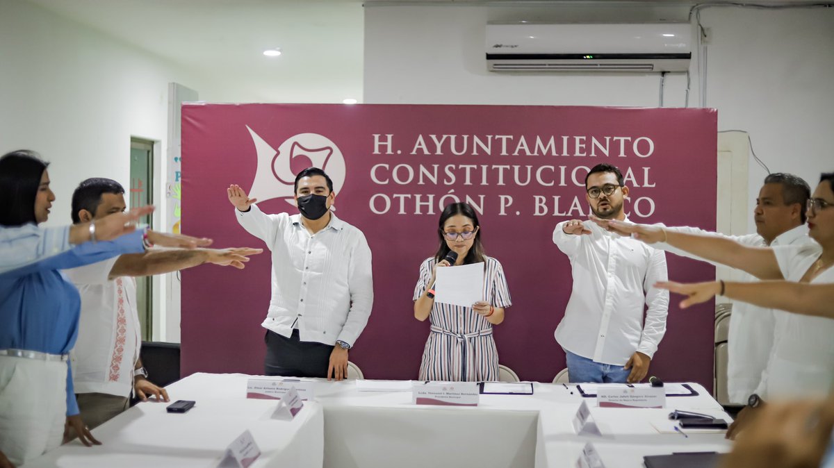 YensunniMtz's tweet photo. Por un Othón P. Blanco que se Transforma en un municipio más fuerte y competitivo, llevamos a cabo la toma de protesta del Consejo Municipal de Mejora Regulatoria de Othón P. Blanco 2024-2027.
Othón P. Blanco en Transformación 🤍 https://t.co/1ZNZfruULK