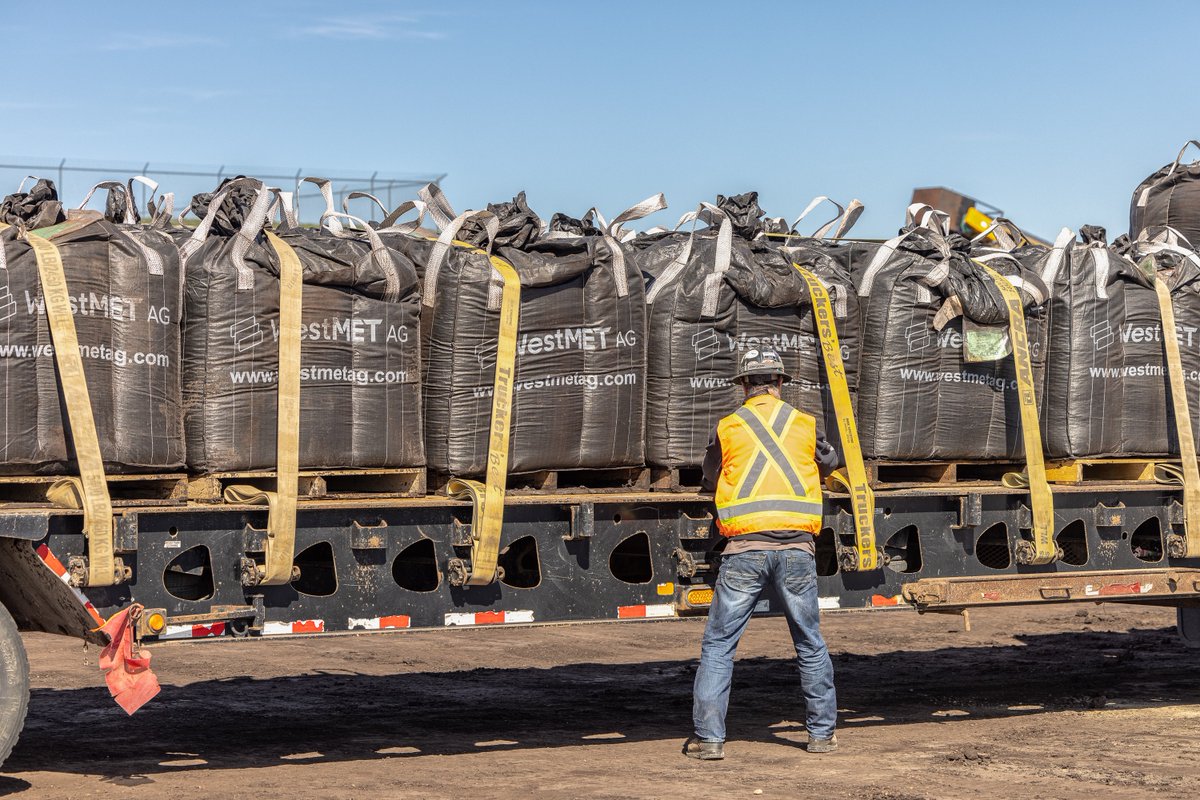 Is it ever too early to start planning for the spring? 👀 Our representatives are ready to work with you to find out how Humalite will best fit into your operation. Fill out a sales quote for more information: bit.ly/3Ro8e2Q