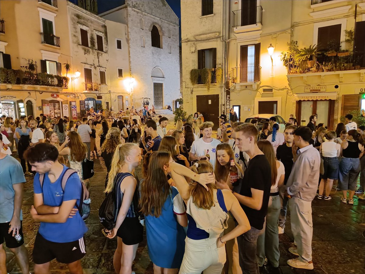 erasmusbari's tweet photo. Discover Bari, where history meets the sea! Experience our vibrant culture and stunning architecture during our CITY TOURS – your ultimate Erasmus adventure starts with ESN Bari! 

#ErasmusPlus #erasmus #ESN #thisisESN #fyp https://t.co/QJ0W2yp9PD