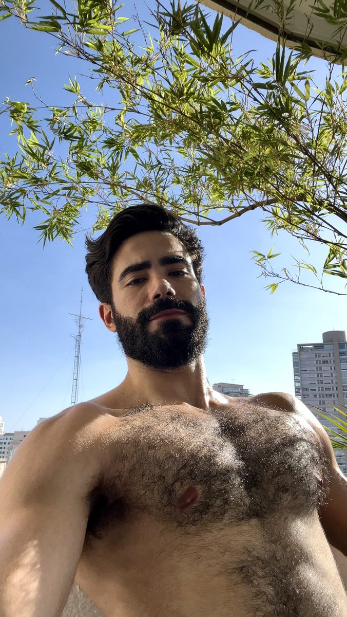 Xjuaolima's tweet photo. Perdido na minha floresta 🌳🌴🎋🌿
.
.

#hairychest #hairymen #hairyguys #barbudos #beardmen https://t.co/bK0dQnouJt