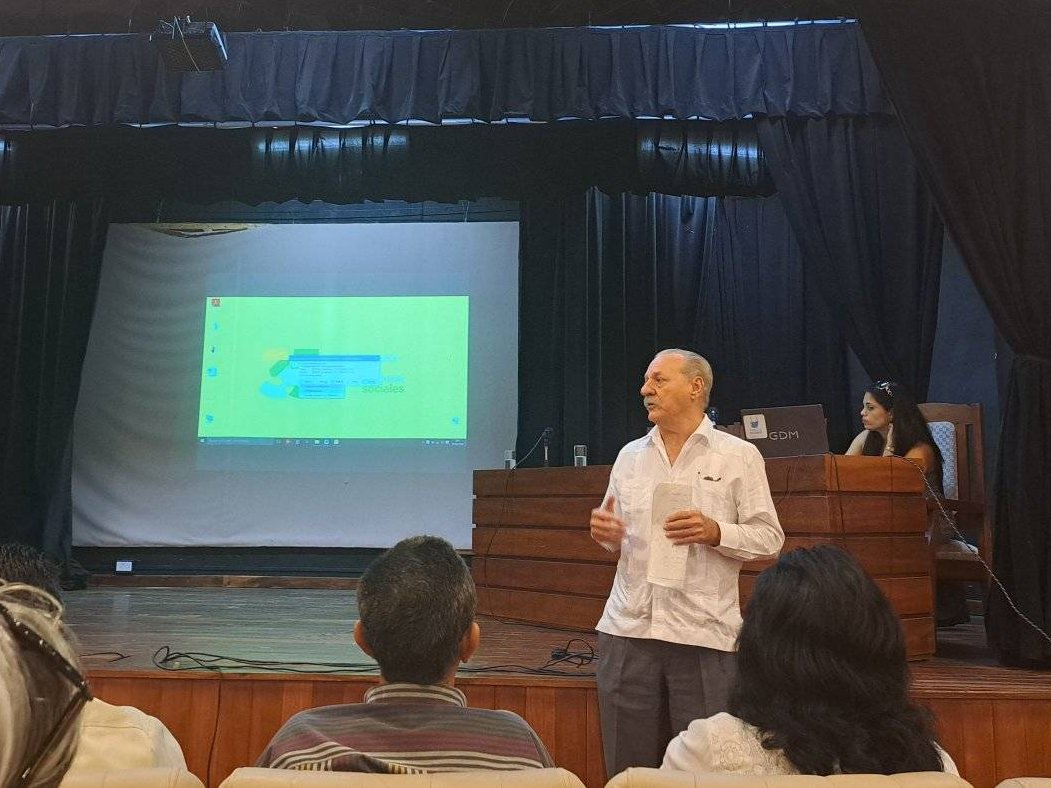 proxcorSA's tweet photo. El grupo de venta y marketing de #Proxcor  de mano de la ciencia en el  Coloquio de “Relaciones Públicas” organizado por la @Asociación Comunicadores Sociales en la @Biblioteca Nacional de Cuba             #proxcorcrece
#elarte_delos_dulces https://t.co/pd8SCdqoNj