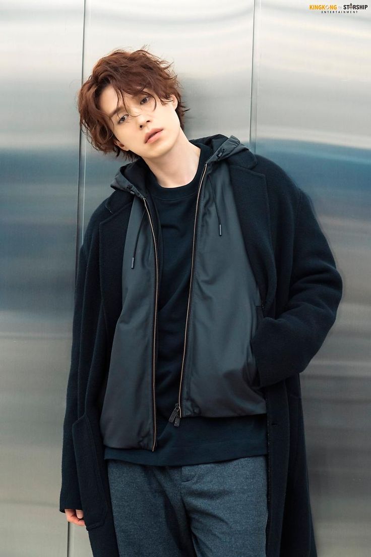 XiaoFengChX's tweet photo. Esta es la cara de un introvertido que decide unirse a un evento en su momento mas extrovertido pero que ya se le pasó y ahora se arrepiente.
Mi momento mas extrovertido VS mi yo real.
⠀⠀⠀⠀ ⠀⠀⠀⠀⠀⠀⠀ ⠀#SantaRunBD https://t.co/t5cTyjnA6e