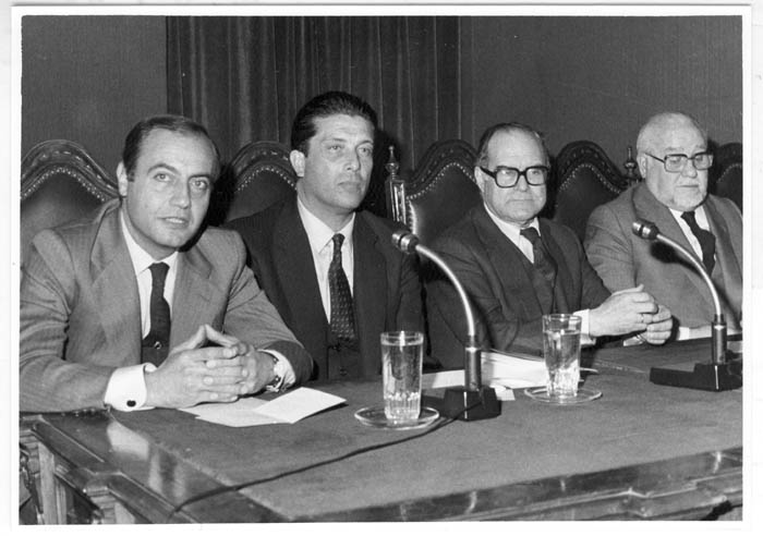 En el día de hoy lamentamos la pérdida del ilustre e incansable ateneísta Federico Mayor Zaragoza.

Una figura clave para la democracia y la cultura de paz en nuestro país a la que rendimos homenaje en el Ateneo en enero de este año.

Su recuerdo está con nosotros. DEP.