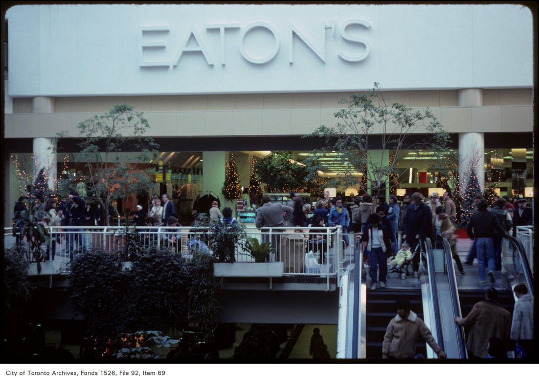 Toronto Archives (@torontoarchives) on Twitter photo #OTD 1981, the week before Christmas shopping vibes at the Eaton's Centre, captured by Harvey R. Naylor.  
ow.ly/aqTs50UoCVB #OTD 1981, the week before Christmas shopping vibes at the Eaton's Centre, captured by Harvey R. Naylor.  
ow.ly/aqTs50UoCVB