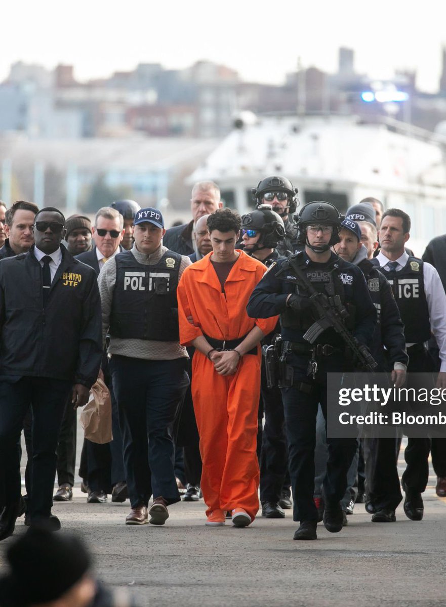 antipiker's tweet image. this made me so emotional like free him :(