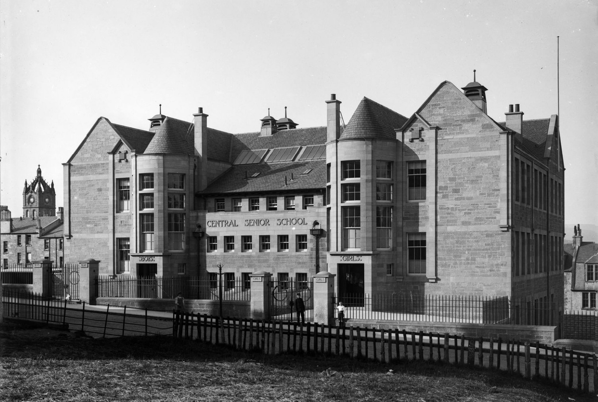 A Moment in Time #XX tweet media