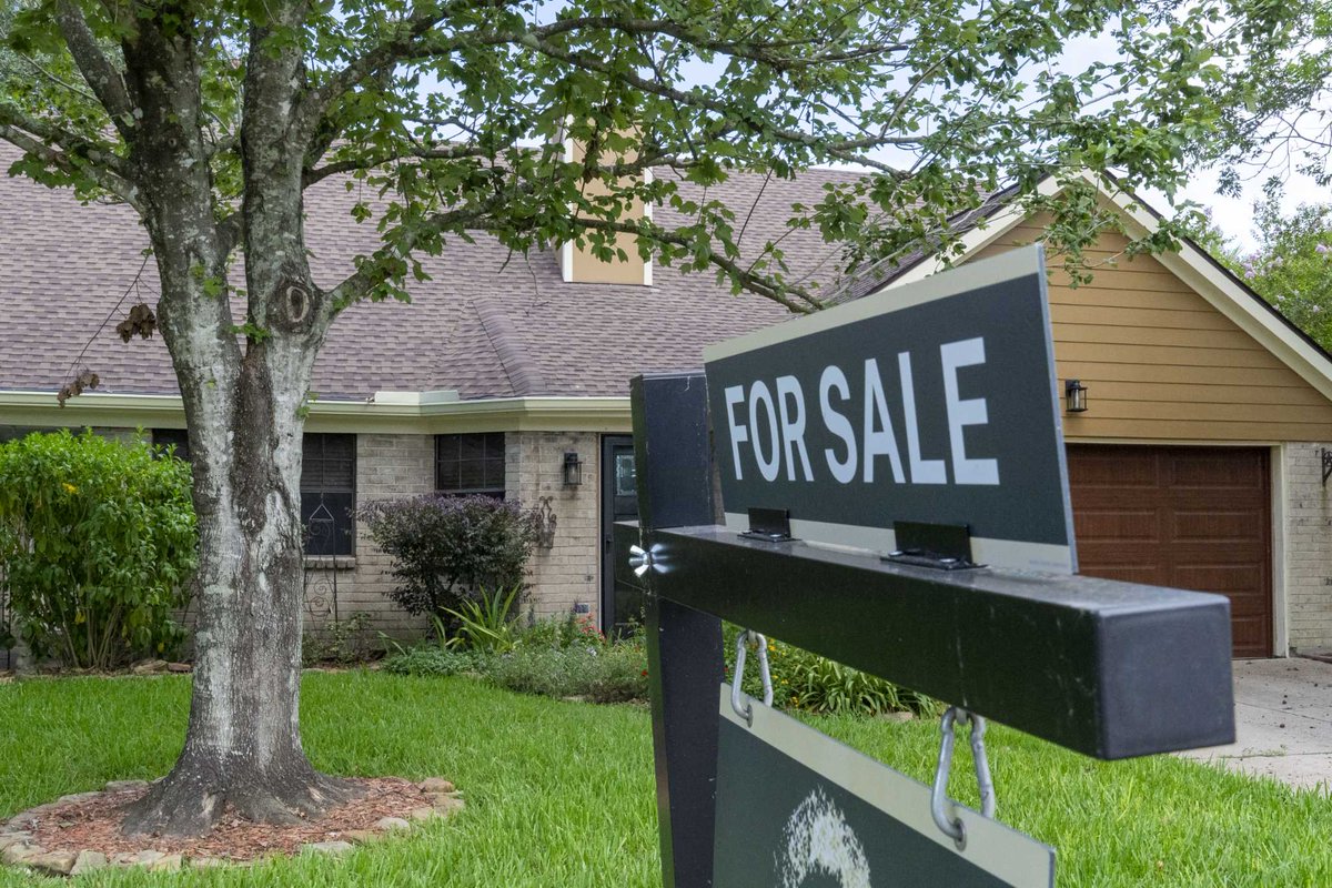 Home prices are unaffordable for most Houstonians. So are we in a bubble? dlvr.it/TGv2Pr