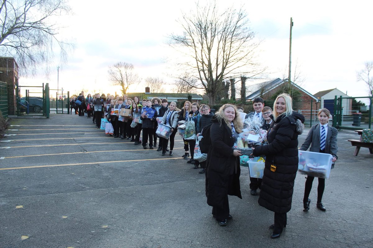 Another incredible effort supporting the 300 families that rely on the <a href="/TinHatCentre/">Tin Hat Centre</a>. I’m always overwhelmed by the generosity of our <a href="/SelstonHigh/">Selston High School</a> community 🥰🎄