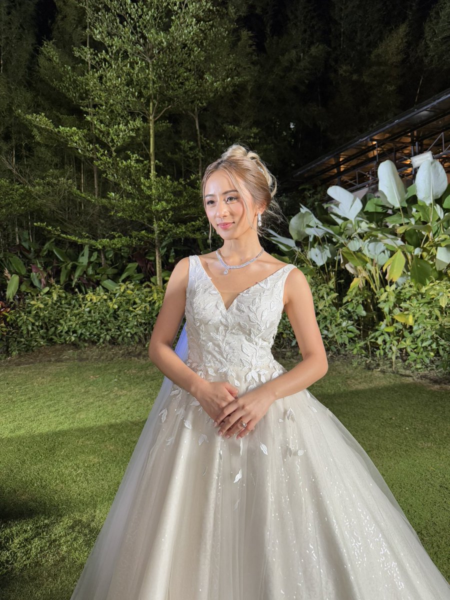 ELLAtagaca's tweet photo. Beautiful bride 

HAPPILY ELVI AFTER

#CITWMyHappilyEverAfter
#HyGab | #ChasingInTheWild 
#HyacinthCallado | #GabLagman https://t.co/g8mkb1eHvu
