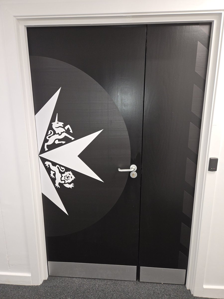 Richard Lee MBE CStJ QAM FIMC FCPara tweet media