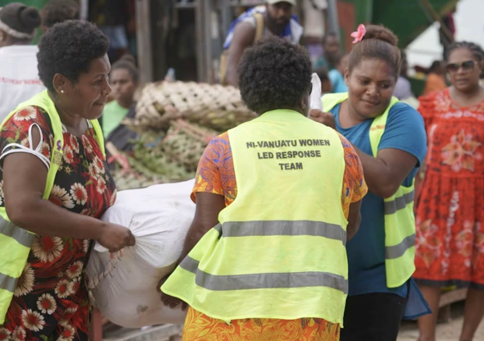 #VanuatuEarthquake &amp; Gender Justice in Disasters: 

*Recognise &amp; engage women in all areas of #DRR! *Health, Food, WASH (Water, Sanitation) 
*Ensure all esp women &amp; GNB ppl access #SRHR
 #WRD #GenderAndDisasters
DONATE!!! 
vanuatu.actionaid.org.au