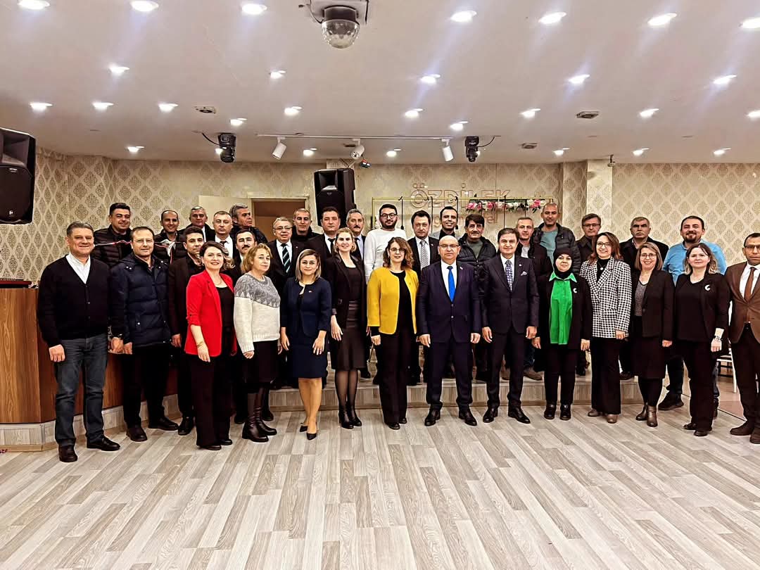 Afyonkarahisar'da eğitim çalışanlarının samimi ve gerçek anlamda hakkını savunan tek ekibin resmini  buraya koyalım.