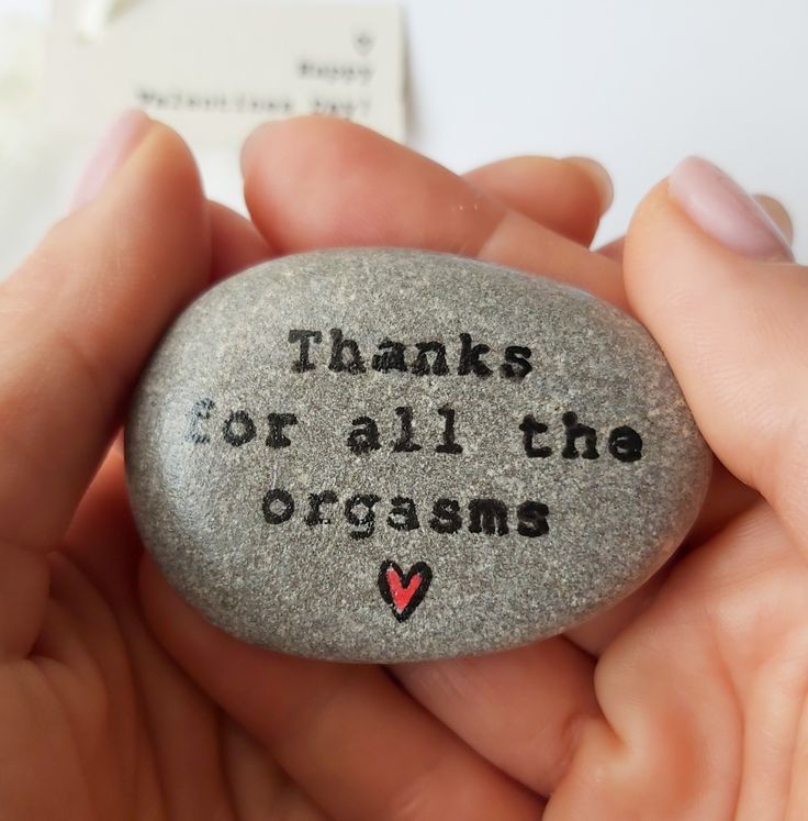 Alice_Escaped65's tweet photo. December 21 is  #WorldOrgasmDay

The initiators believe that having an orgasm en masse and simultaneously contributes to an increase of positive energy in the energy field of the earth.

So, on Saturday, we need to stimulate that positive energy.

♥️🌹💋
Alice, https://t.co/anGN3vlVjf
