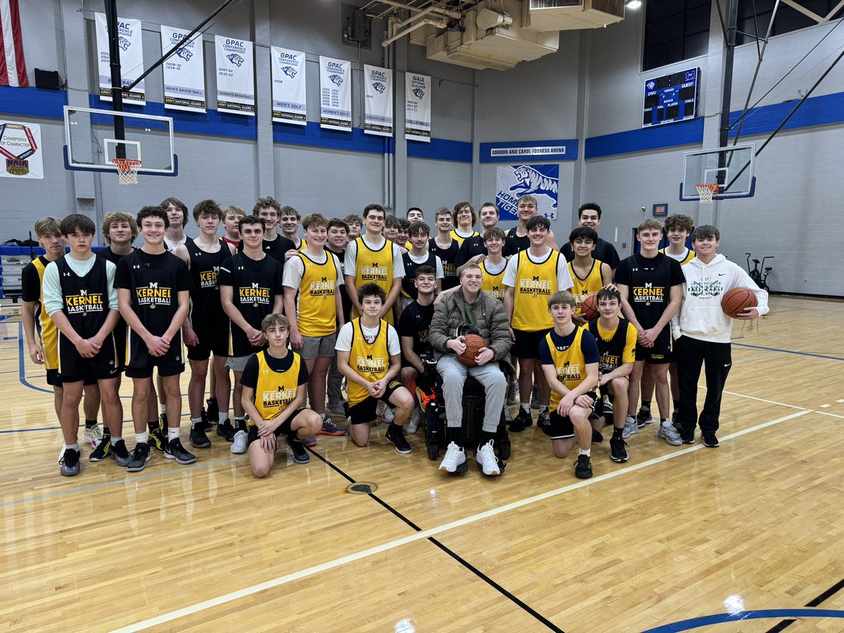 Tuesday night marked Coach Weier’s first career win! Before we head off to Rapid tomorrow we got to present him with a game ball tonight at practice. Congrats Coach!

#KernelBasketball #OurWay