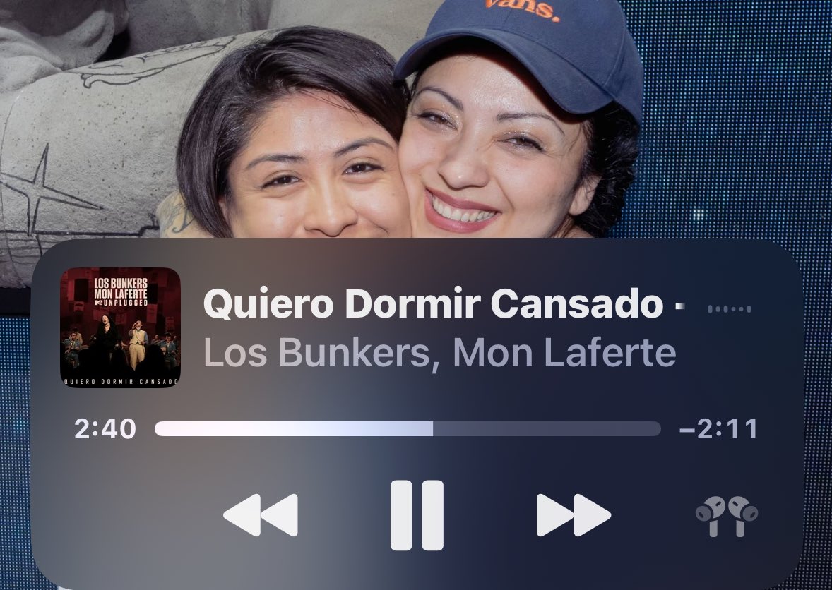 MuniveSibi's tweet photo. Me pasa que me rompen el corazón y @monlaferte saca rolita o colab pa’ sanar o pa’ que duela menos 🥹Te amo Mon, gracias por curar lo que no rompes ✨❤️‍🩹
#monlaferte #losbunkers 
#quierodormircansado https://t.co/vhB7Owu2sE