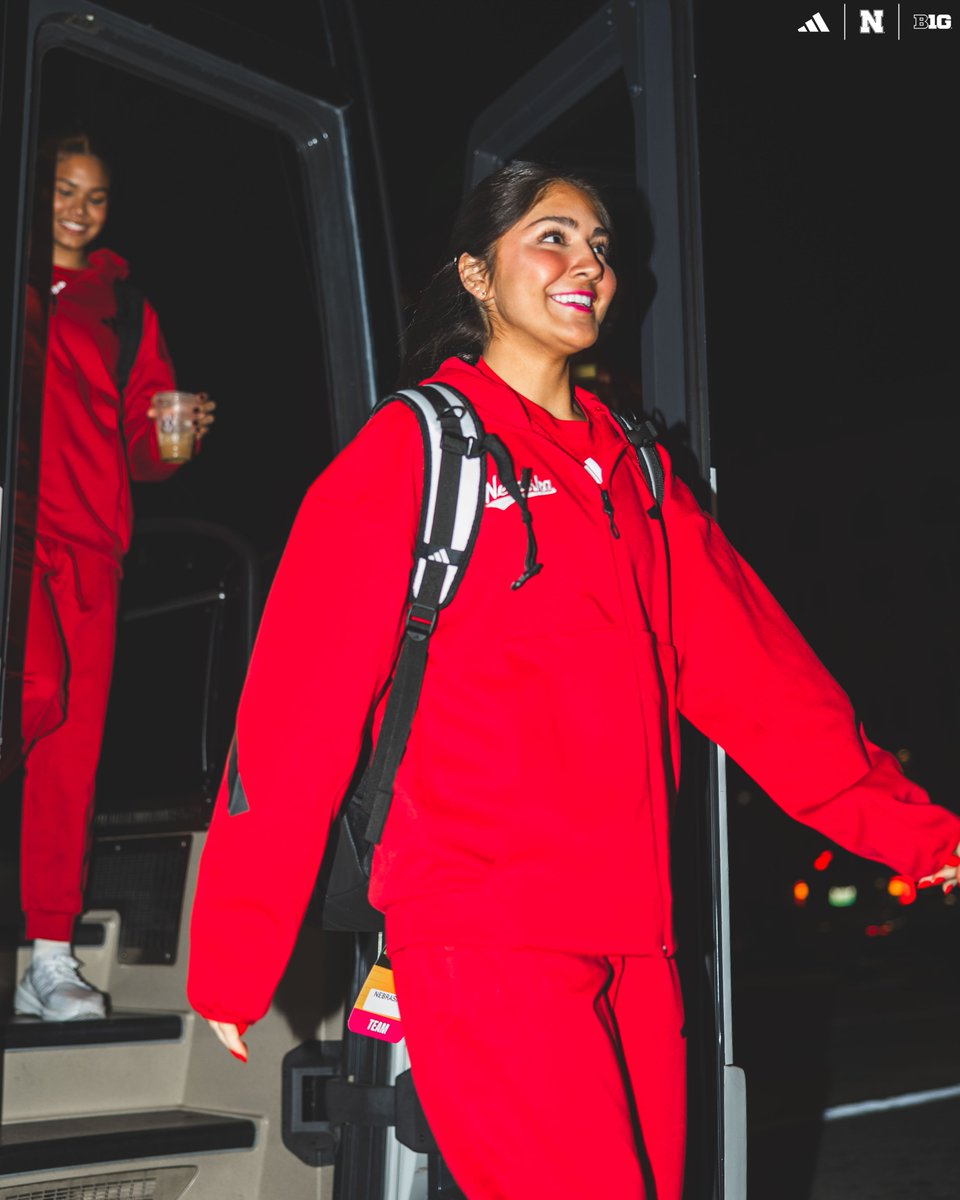 HuskerVB's tweet photo. Red set for the red carpet. 🌹 https://t.co/fNs1UuenO4