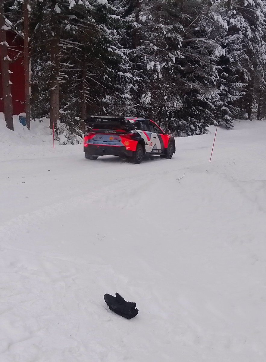 juhamakkeli's tweet photo. Thierry Neuville -Martijn Wydaeghe
What a fantastic day with The World Champions. 17/12/2024

@thierryneuville  @martijn

Test day Finland https://t.co/g0Oy3vOKxm