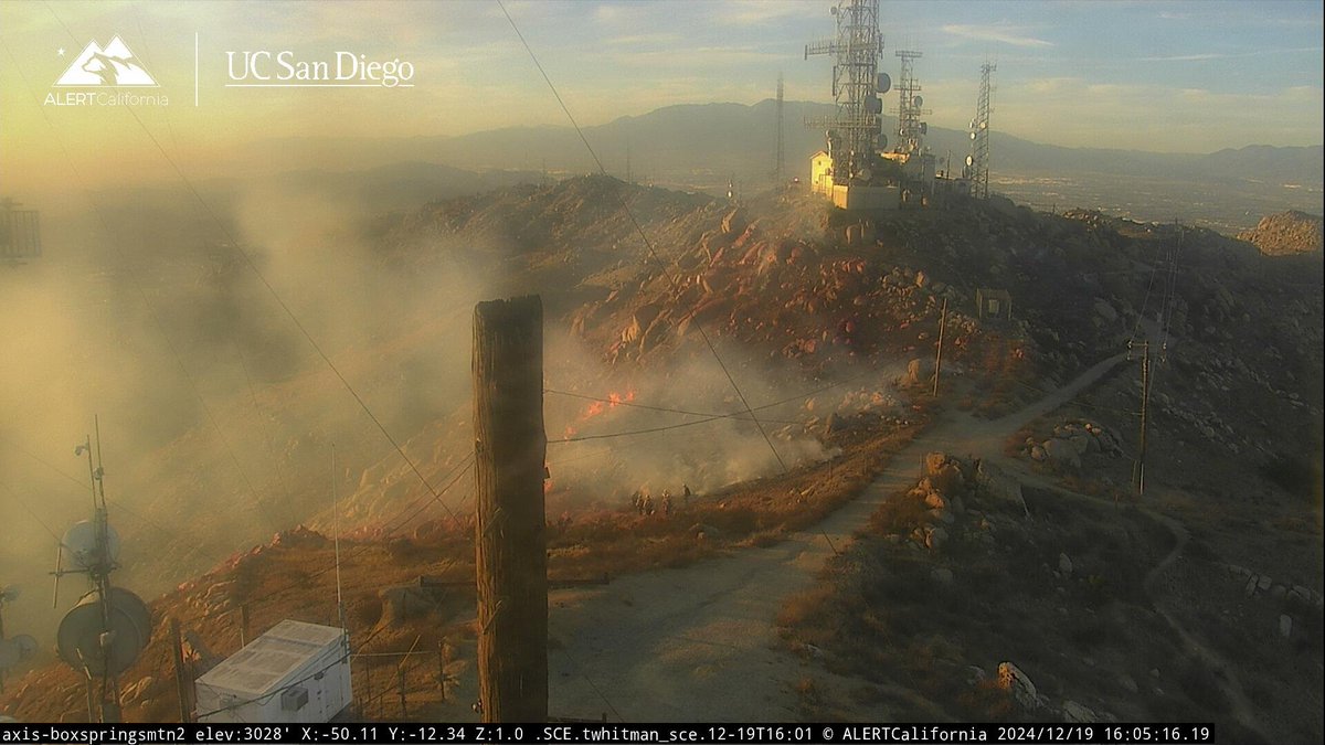 CAWildfiretrack's tweet photo. New start in Riverside County. This will be the #BoxFire, 1/2 acre with a slow rate of spread and potential for 100 acres.
Threat to critical infrastructure. Aircraft are working the fire currently. https://t.co/R9lUJQZRXQ