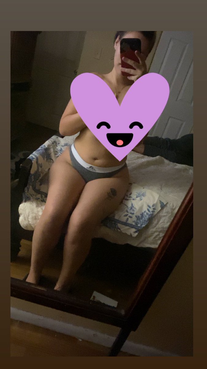 lildasaniboo's tweet photo. active all night bbys dm me for my menu xx #buyingfeetpics #BUYINGCONTENT #buyingft #buyingcontent #buying https://t.co/4PzVnbDsr5
