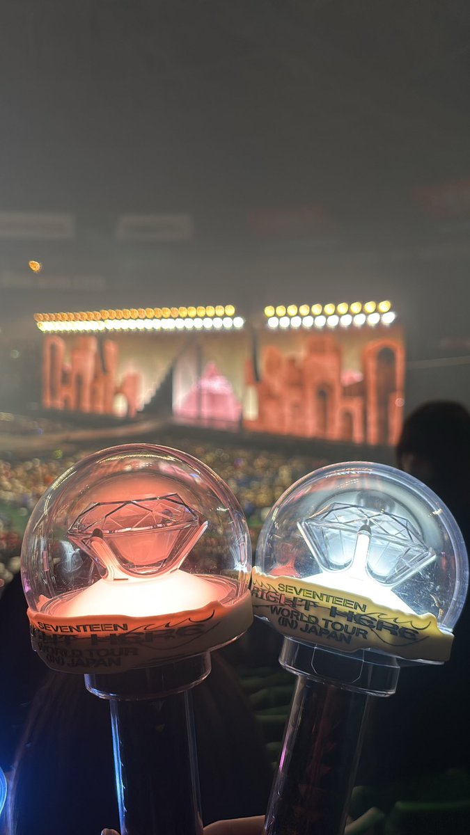 WN17M's tweet photo. ウォヌ推しになって8年ぐらい経つけどさ...未だに新たな魅力大爆発すぎる🥵日本語も流暢に話すようになってさあ...楽しそうにアイドルしてる姿が見れただけで幸せでした涙 
福岡1日目入れてほんとに良かった‼️ウォヌ最高‼️세븐틴最高‼️CARAT最高‼️ https://t.co/sh0e0X9Dph