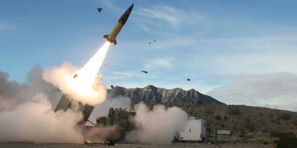 Antiwarcom's tweet image. Moscow Vows Response After Ukraine Fires More US and British Missiles Into Russia
The Russian Defense Ministry said the attack targeted a chemical plant
by Dave DeCamp
@DecampDave #Ukraine #Russia #stormshadow 
news.antiwar.com/2024/12/19/mos…