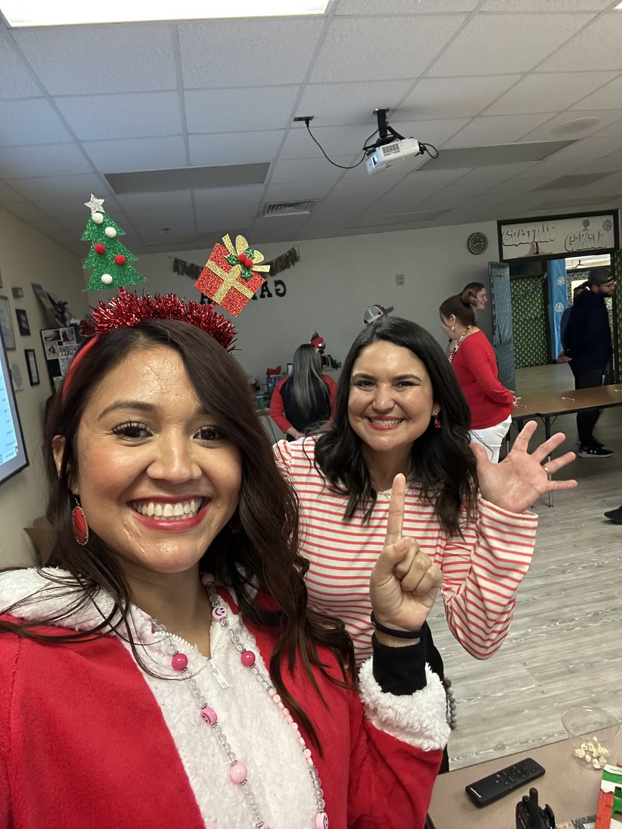 Cassandra Castillo tweet media