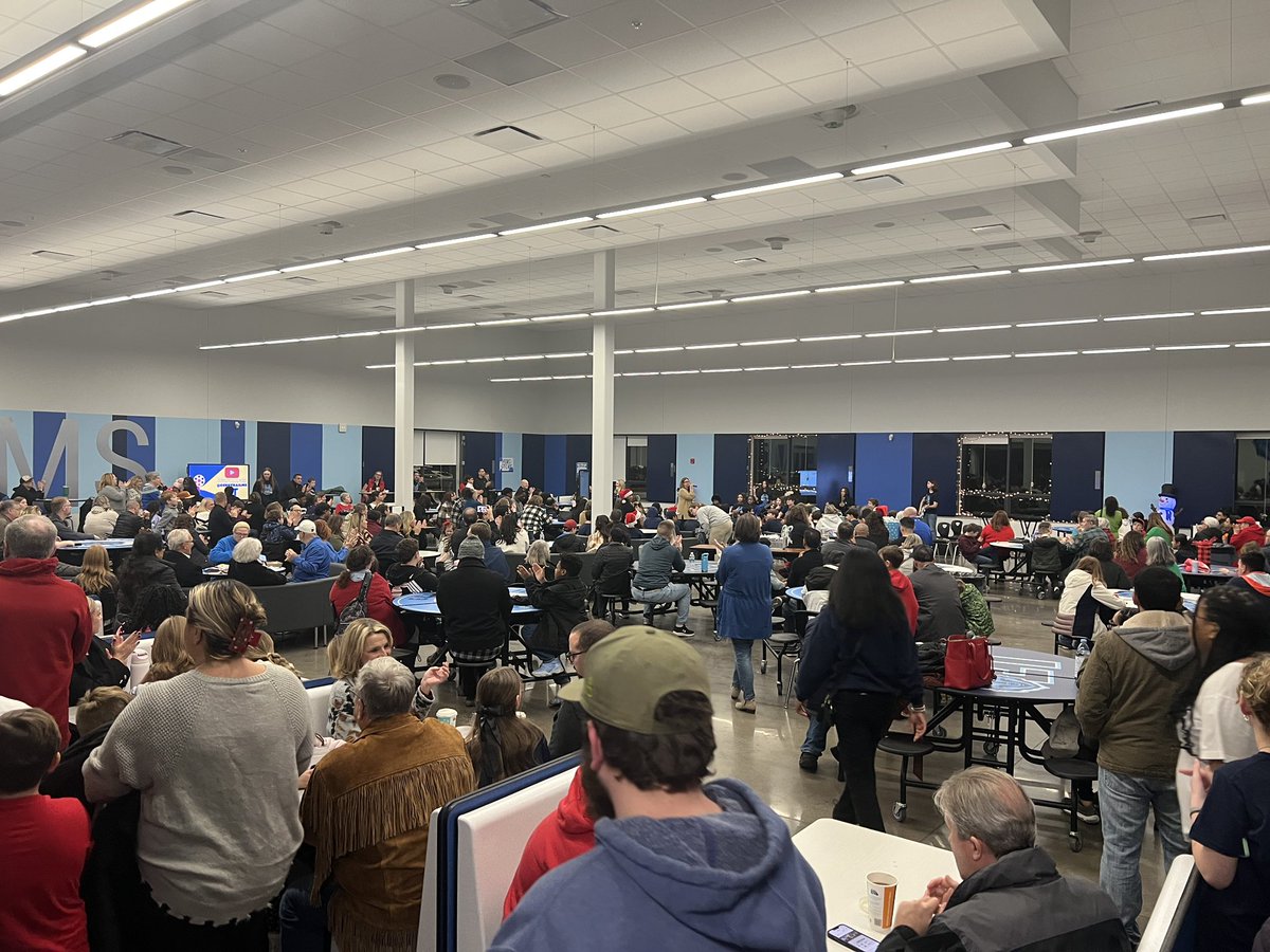 EchoTrailMiddle's tweet image. What a grEaT Night of Arts from @echotrailband to @EchoTrailModMus to @echotrailchoir and @kyteacherlady We are SO Proud of each of you!
#ExpectgreaTness