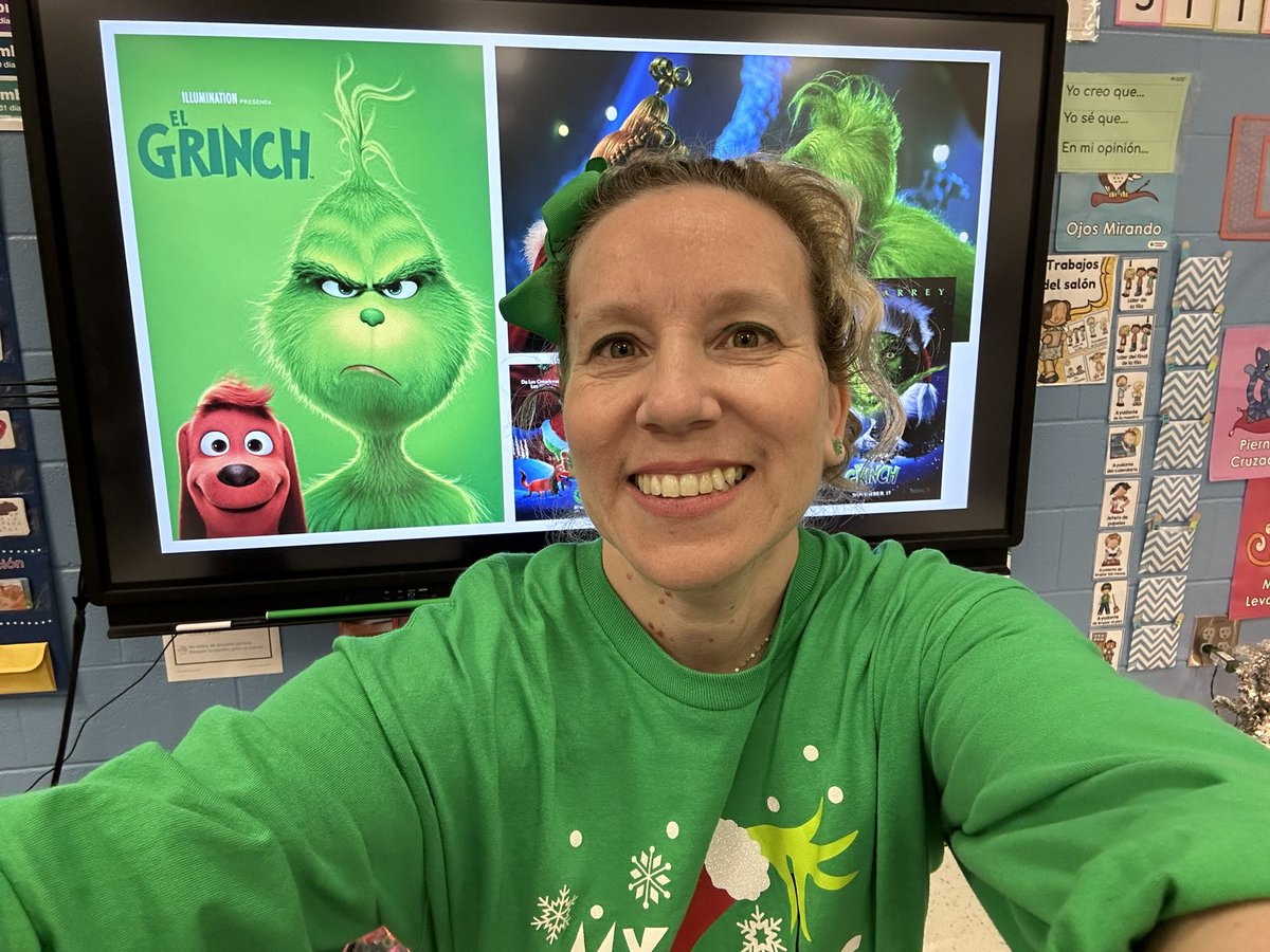IsaTeacher2026's tweet photo. ❄️🎄Almost Winter Break 💚❤️ 🇺🇸 🇨🇱 Happy Holidays for You’All 🌎@MGSDschools #unitingourworld @ParticipateLrng #ChristmasLights 💫 https://t.co/G9LoZxgcIW