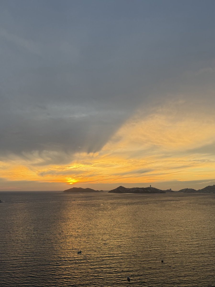 Lamasfelizz's tweet photo. La foto de hoy desde La Bahía más Bella del Mundo! #acapulco https://t.co/owogVkWtHj