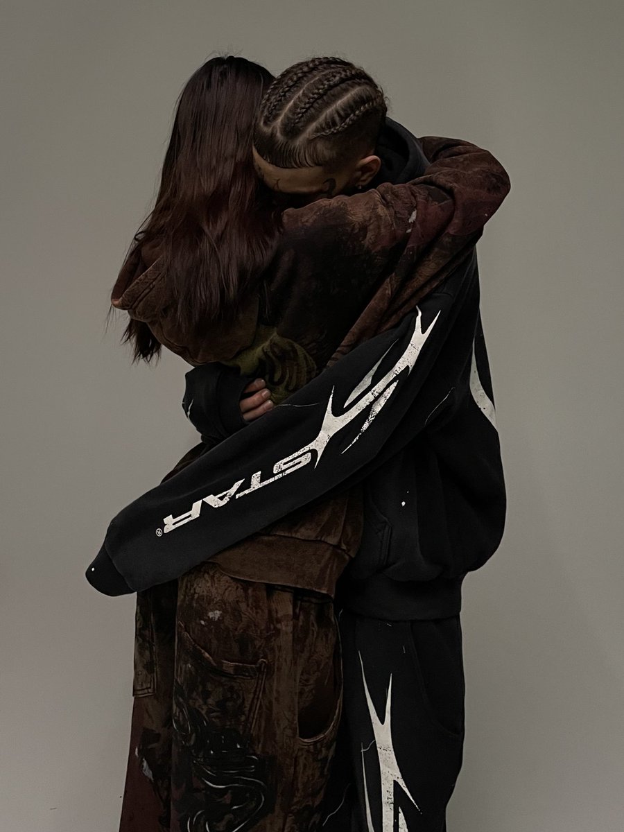 TOMORROW

3PM PST

HELLSTAR.COM