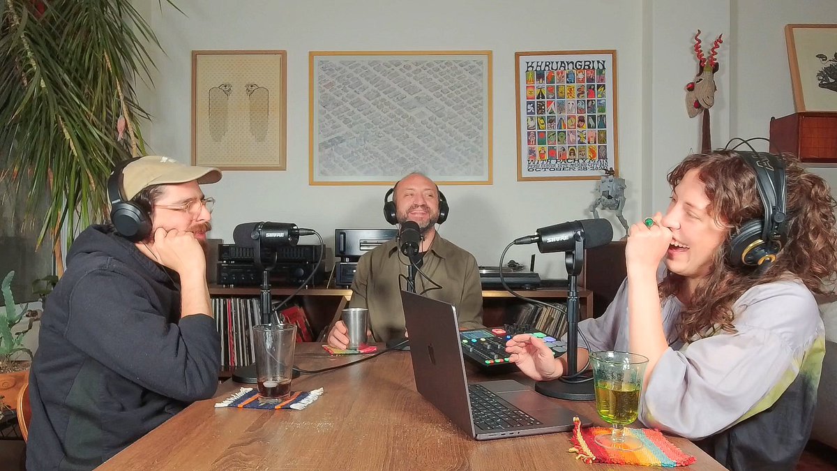 Estamos muy felices porque hablamos mucho de burgers.

<a href="/moytriana/">Moy Triana</a> - Cha de La Burguesa - <a href="/mezclasabruptas/">Mezclas Abruptas</a>